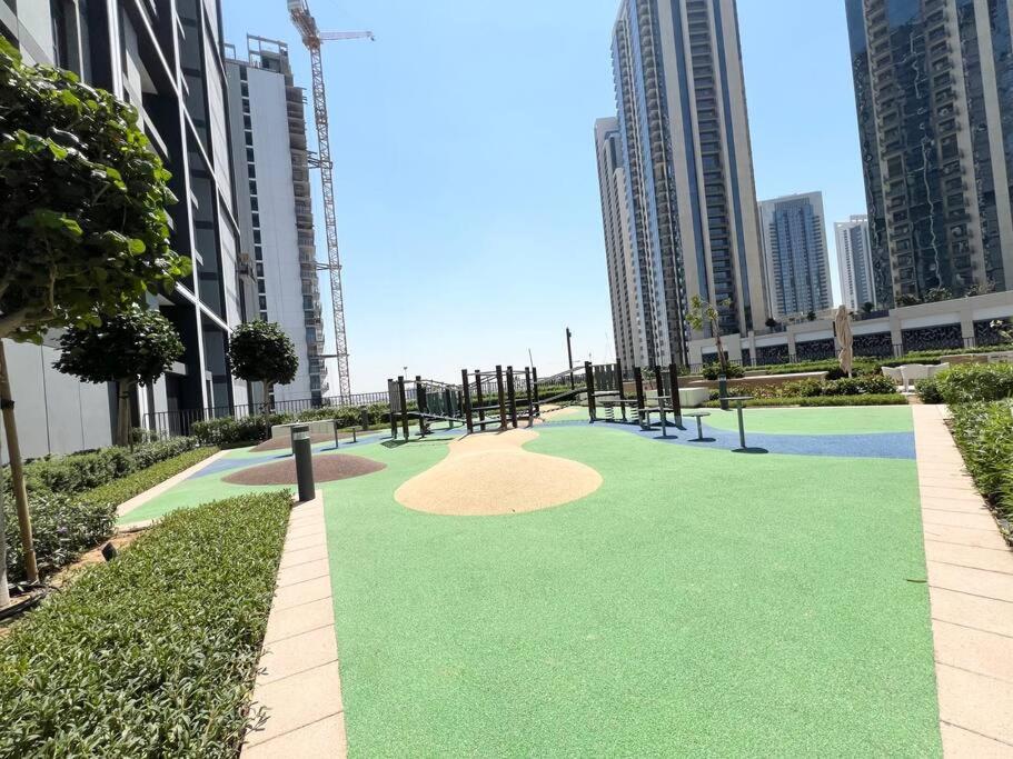 Elegant 1 Bedroom In Creek Edge * Dubai