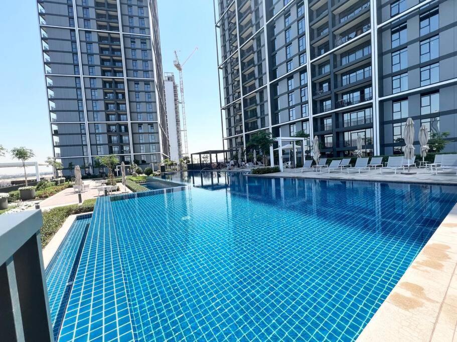 Apartment Elegant 1 Bedroom In Creek Edge Dubai