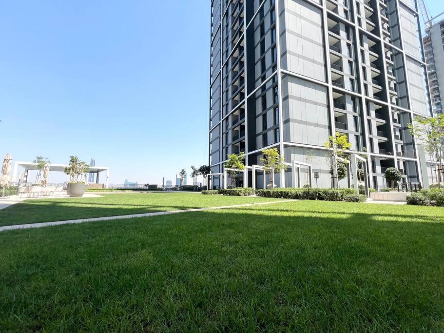 Apartment Elegant 1 Bedroom In Creek Edge Dubai
