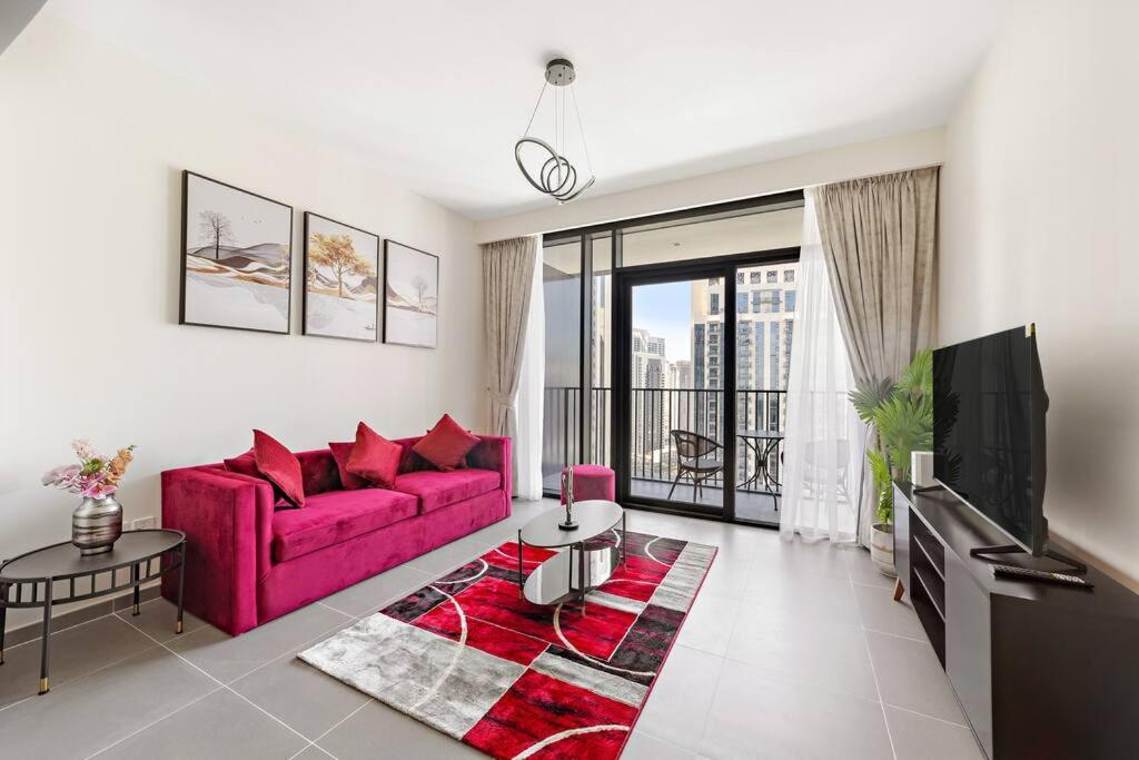 Elegant 1 Bedroom In Creek Edge Apartment Dubai